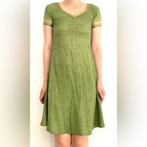 Green pattern cotton shift dress size xs